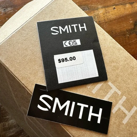 SMITH snow/skiing goggles with anti-fog lens, &
UVA/UVB sun protection - Picture 12 of 12